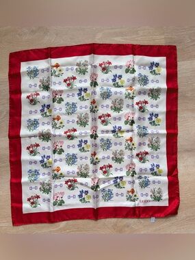 Vintage Gucci Flora Silk Scarf Italy Vittorio Accornero Floral Foulard